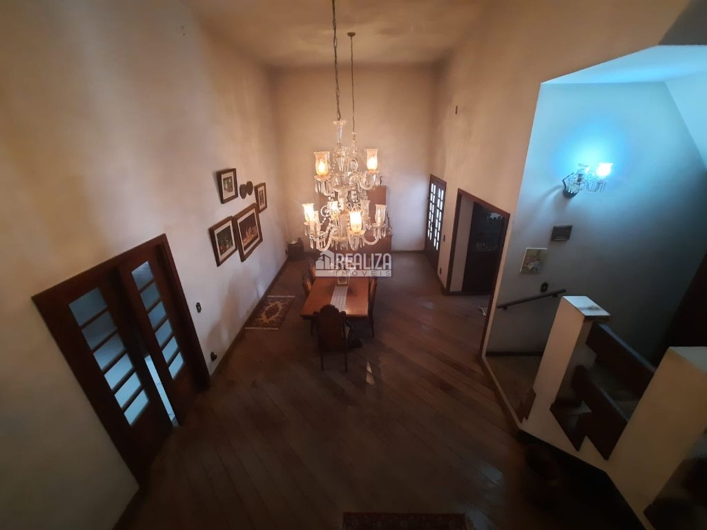 Casa, 4 quartos, 467 m² - Foto 1