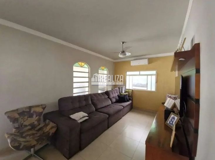 Casa, 3 quartos, 221 m² - Foto 4