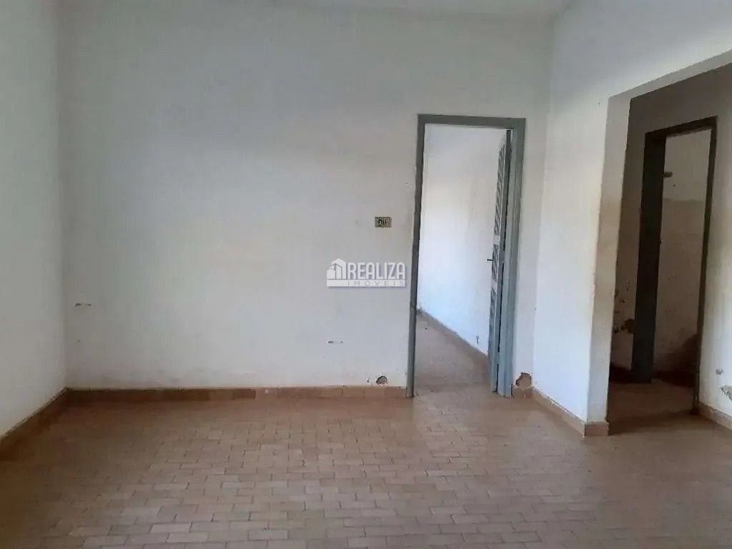 Casa, 3 quartos, 191 m² - Foto 2