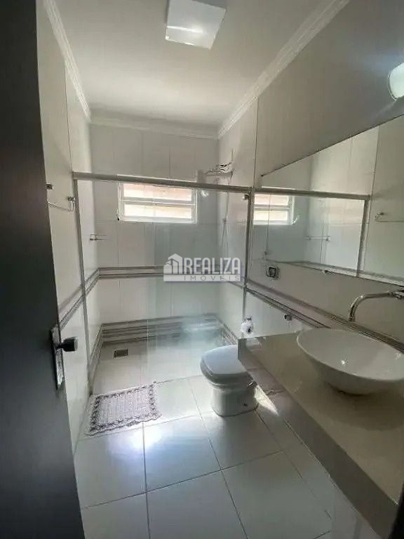 Casa, 3 quartos, 214 m² - Foto 3