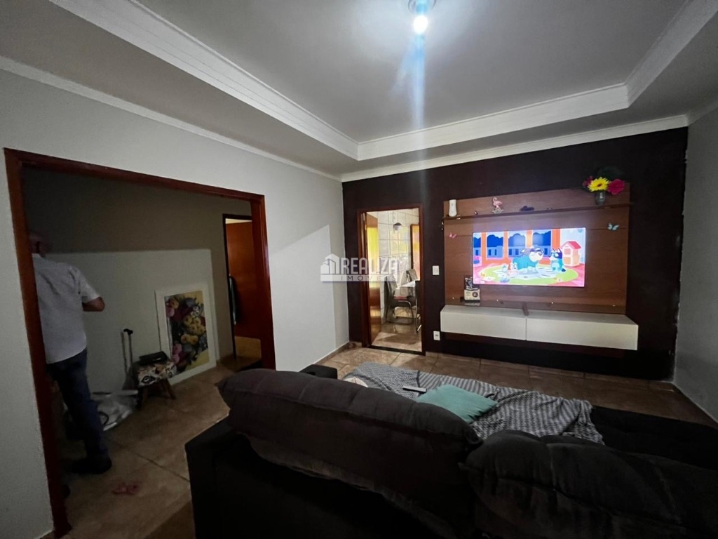 Casa, 4 quartos, 141 m² - Foto 2