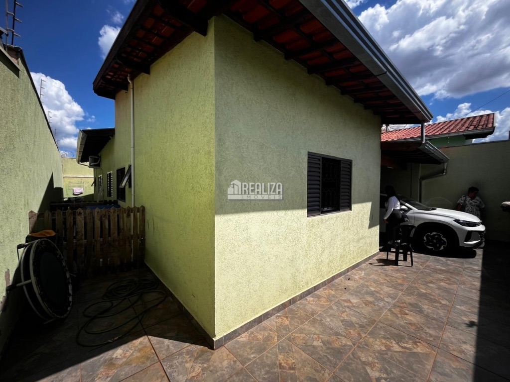 Casa, 4 quartos, 141 m² - Foto 1