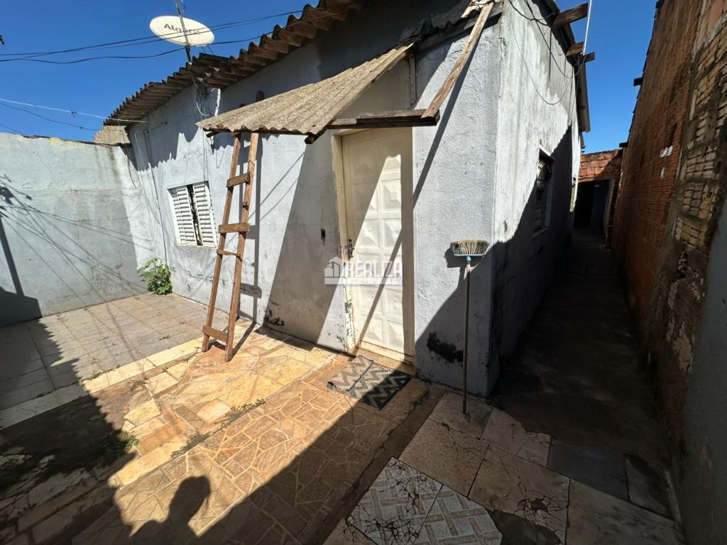 Casa, 2 quartos, 81 m² - Foto 1
