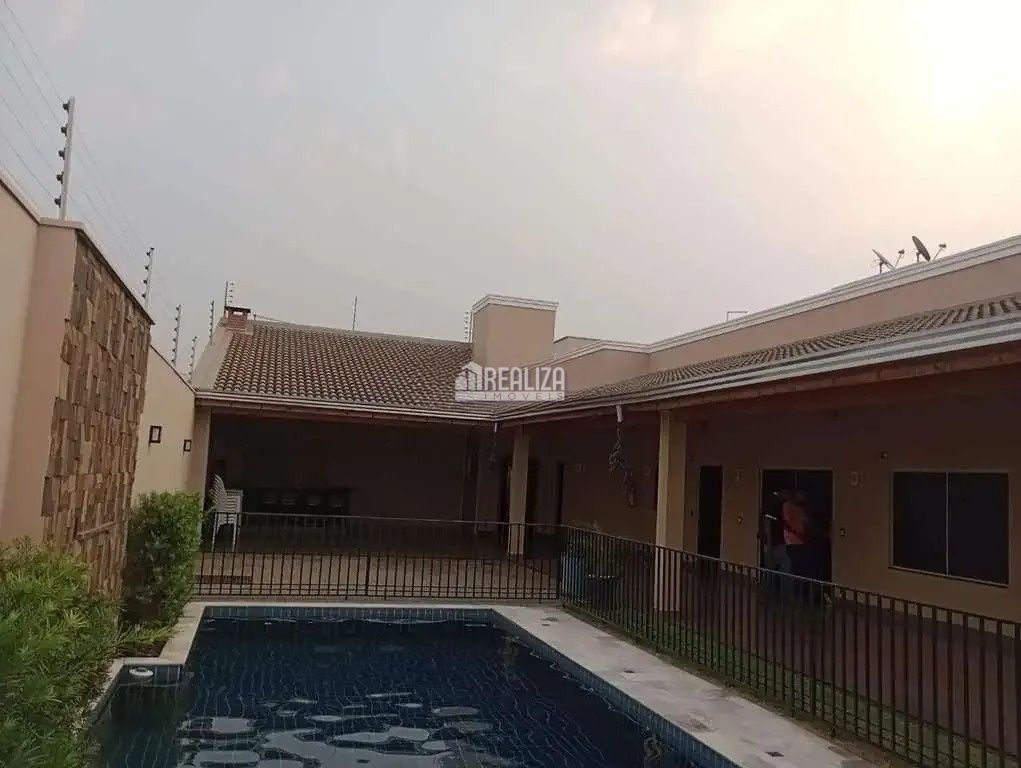Casa, 3 quartos, 360 m² - Foto 1