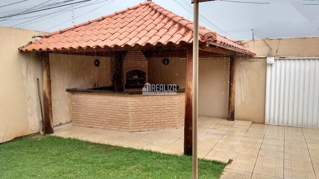 Casa, 3 quartos, 193 m² - Foto 2