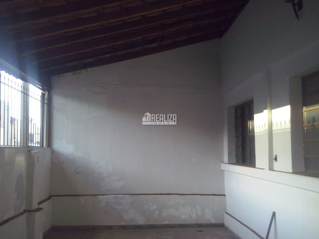 Casa, 3 quartos, 221 m² - Foto 1