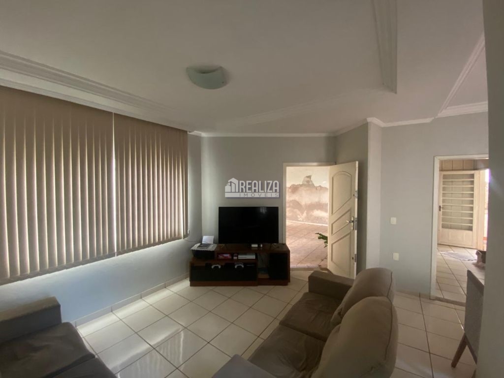 Casa, 3 quartos, 182 m² - Foto 1