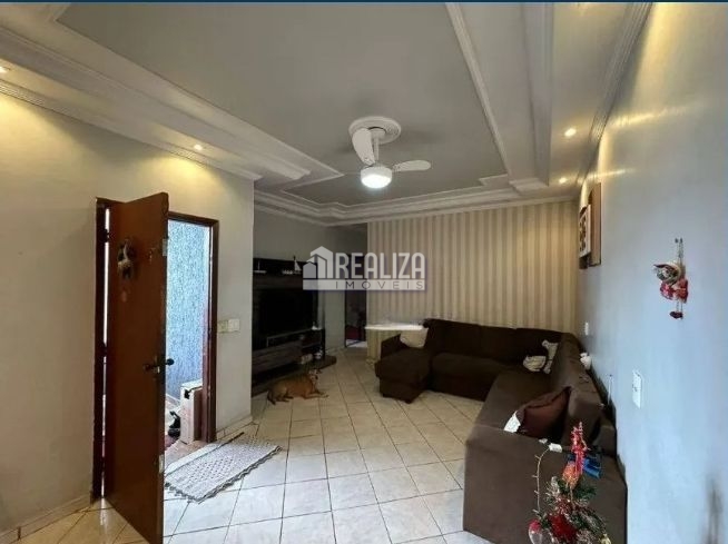 Casa, 3 quartos, 185 m² - Foto 1