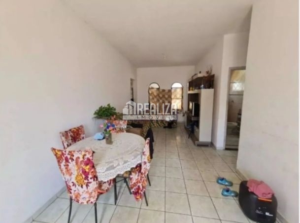 Casa, 5 quartos, 207 m² - Foto 1