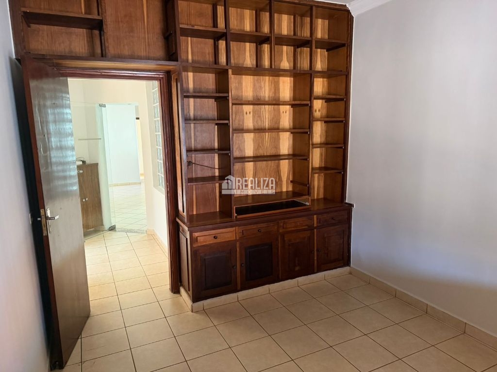 Casa, 3 quartos, 202 m² - Foto 2