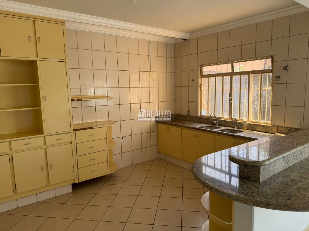 Casa, 3 quartos, 202 m² - Foto 4