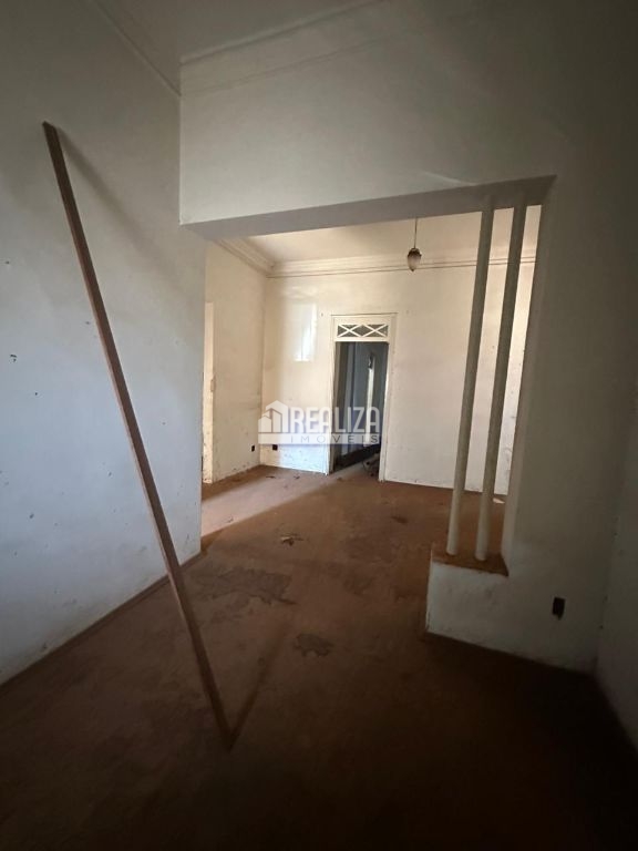 Casa, 7 quartos, 324 m² - Foto 4