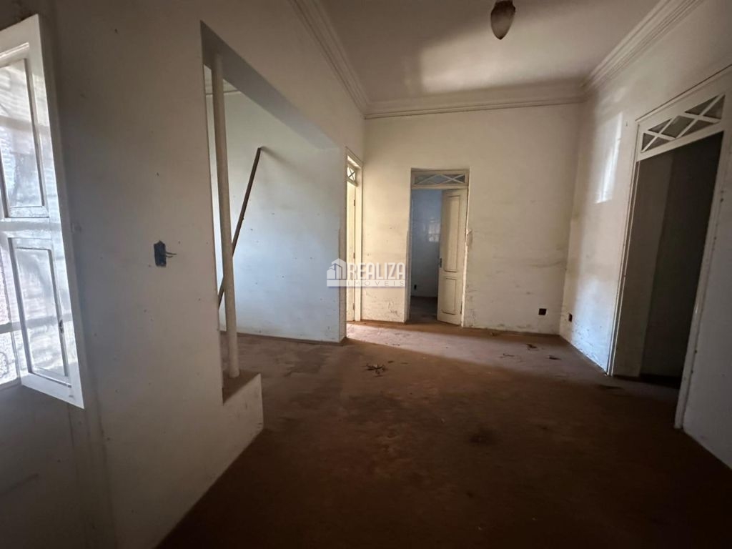 Casa, 7 quartos, 324 m² - Foto 3