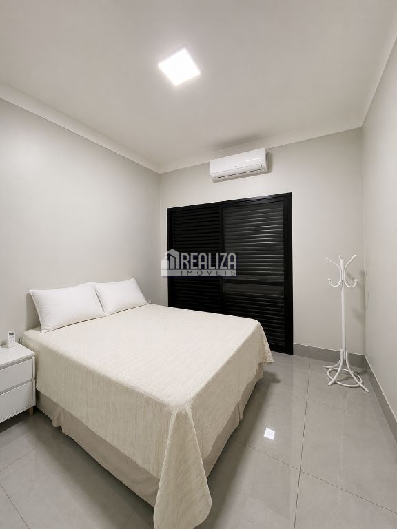 Casa, 4 quartos, 260 m² - Foto 13