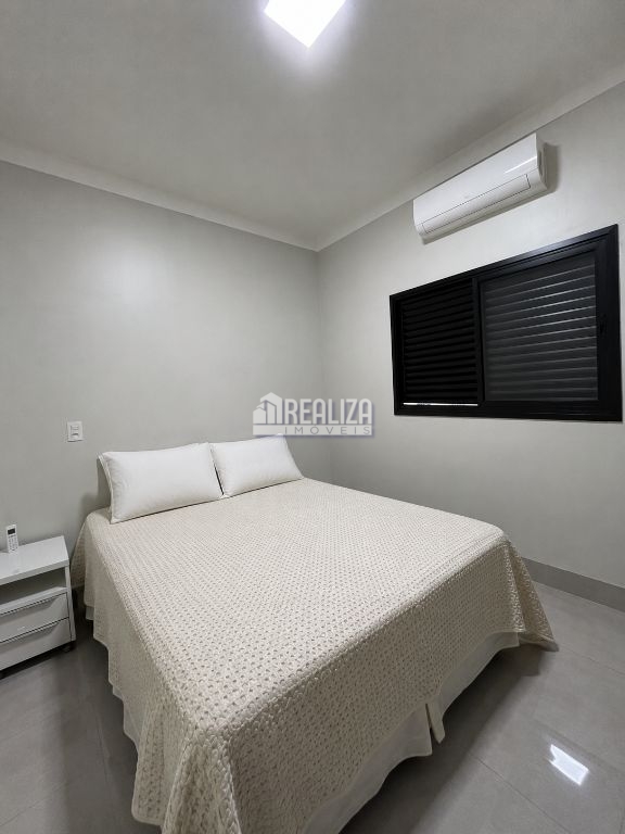 Casa, 4 quartos, 260 m² - Foto 9