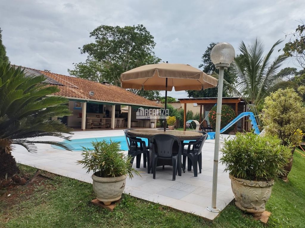Casa de 4 quartos, no bairro DELTA, em Delta | Eu Corretor