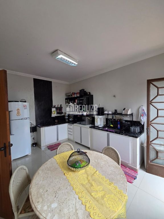 Casa, 3 quartos, 246 m² - Foto 5