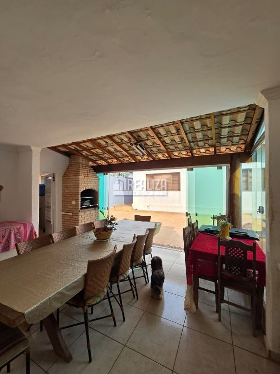 Casa, 3 quartos, 246 m² - Foto 7