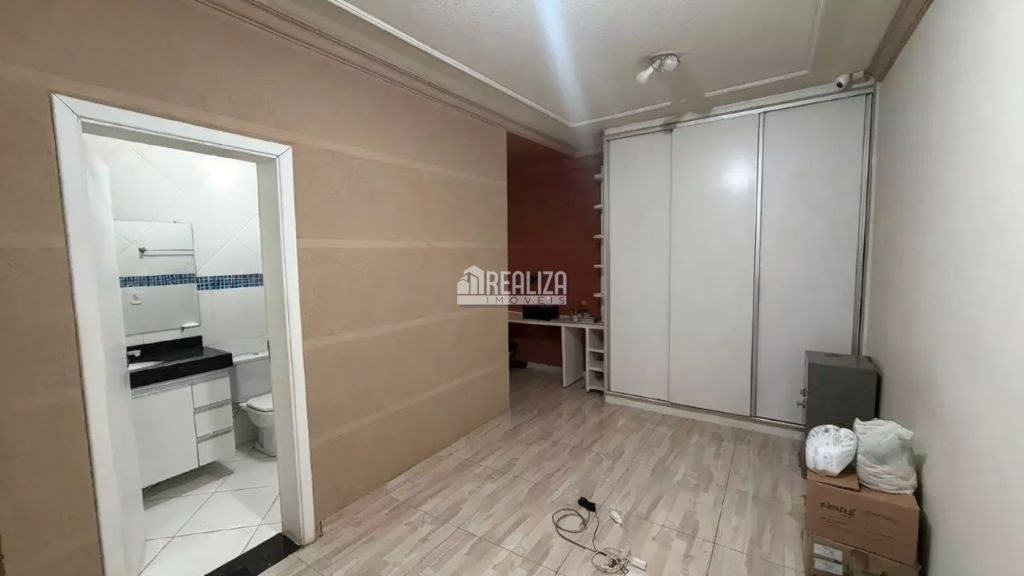 Casa, 2 quartos, 215 m² - Foto 1