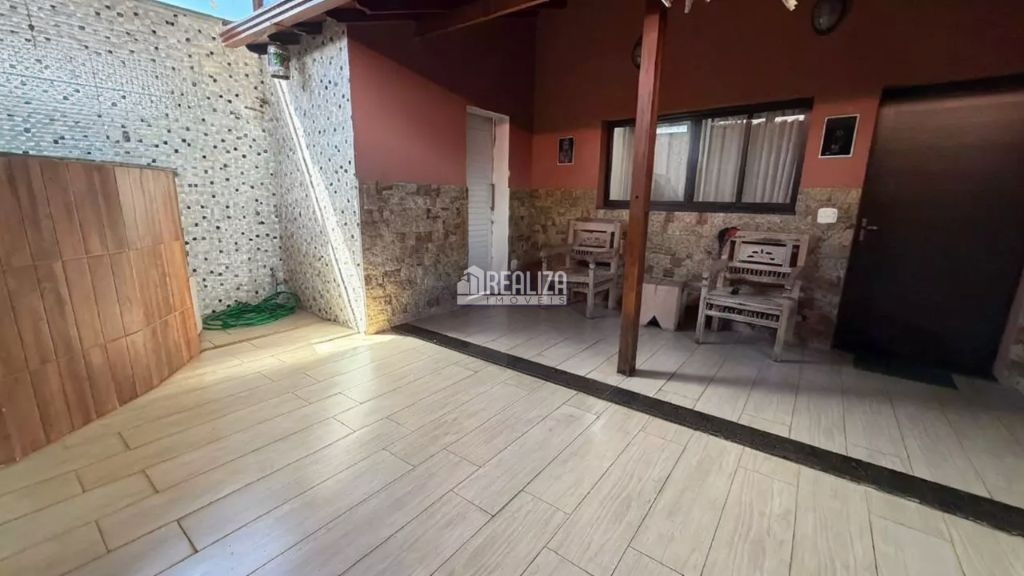 Casa, 2 quartos, 255 m² - Foto 1