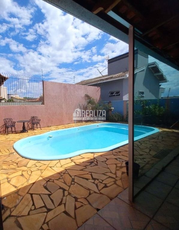 Casa, 3 quartos, 165 m² - Foto 2