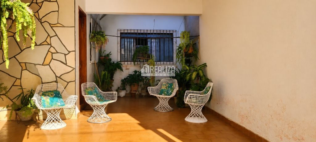 Casa, 3 quartos, 214 m² - Foto 1