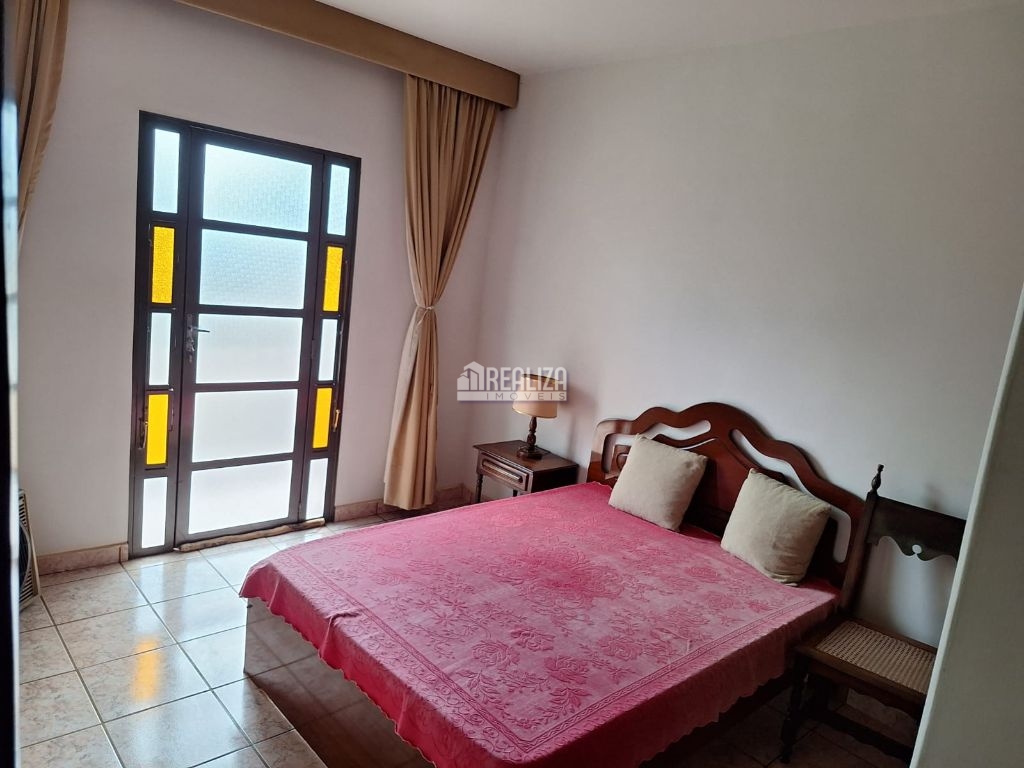 Casa, 3 quartos, 226 m² - Foto 3