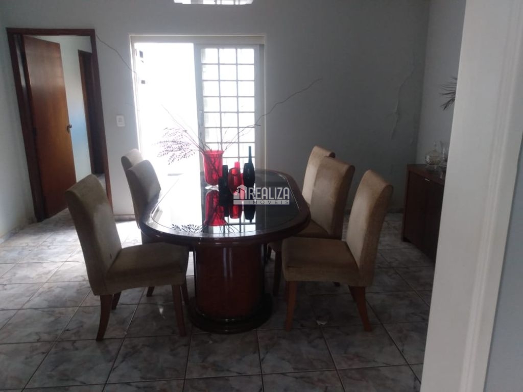 Casa, 3 quartos, 170 m² - Foto 1