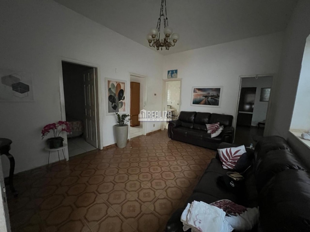 Casa de 5 quartos, 150m² no bairro Estados Unidos, em Uberaba | Eu Corretor