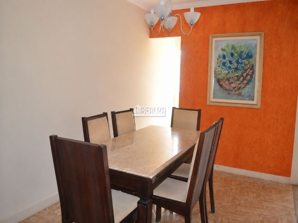 Casa de 3 quartos, 208m² no bairro Núcleo Habitacional Silvério Cartafina, em Uberaba | Eu Corretor