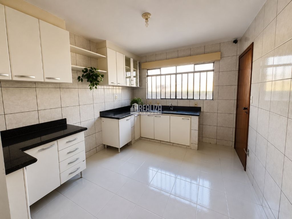 Casa, 3 quartos, 270 m² - Foto 6