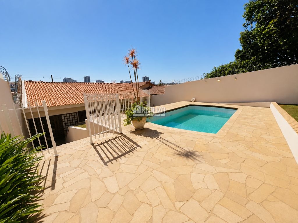 Casa, 3 quartos, 270 m² - Foto 1