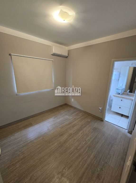 Casa, 5 quartos, 194 m² - Foto 2