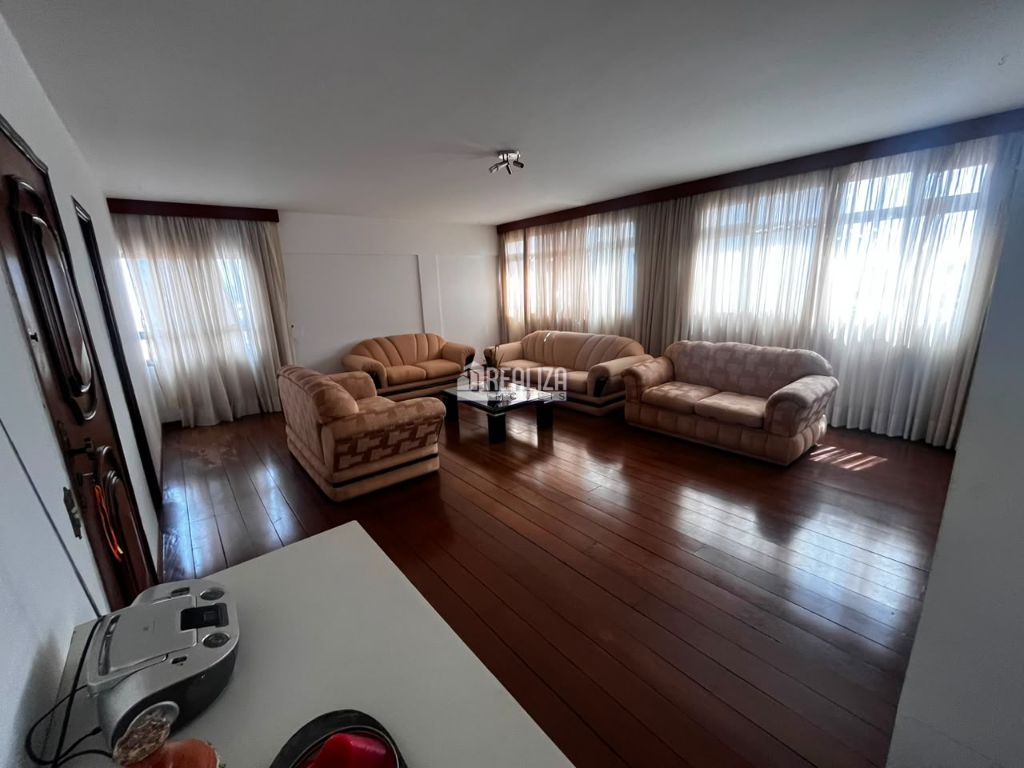 Apartamento, 4 quartos, 260 m² - Foto 1