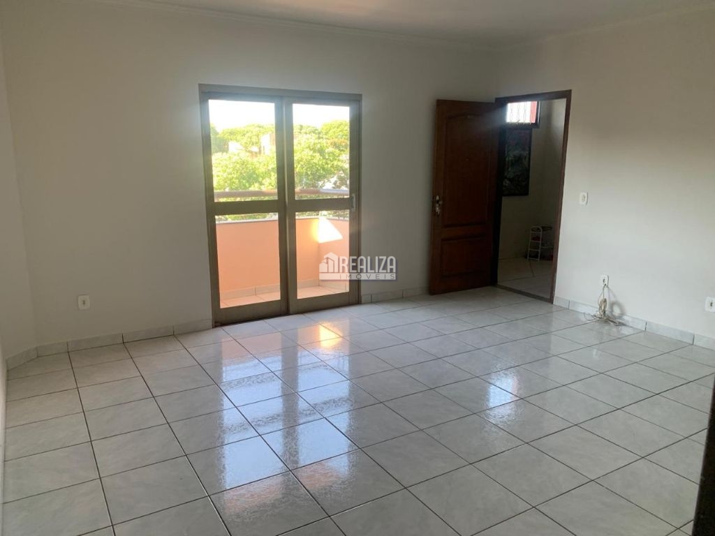Apartamento, 3 quartos, 110 m² - Foto 2