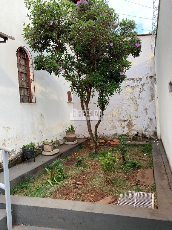 Sobrado, 4 quartos, 216 m² - Foto 2