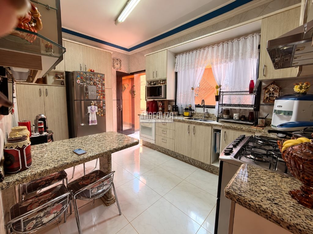 Casa, 4 quartos, 280 m² - Foto 12