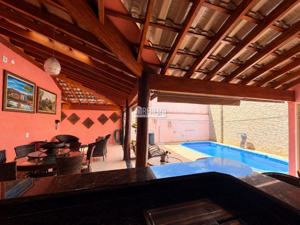 Casa, 4 quartos, 280 m² - Foto 1