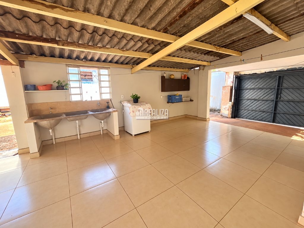 Casa, 3 quartos, 277 m² - Foto 2