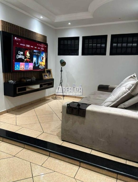 Casa, 3 quartos, 220 m² - Foto 2