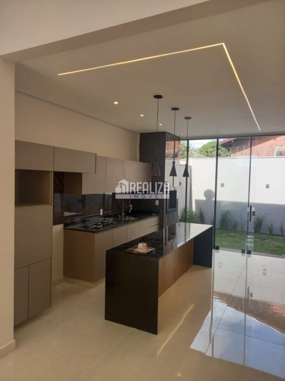 Casa, 3 quartos, 172 m² - Foto 1