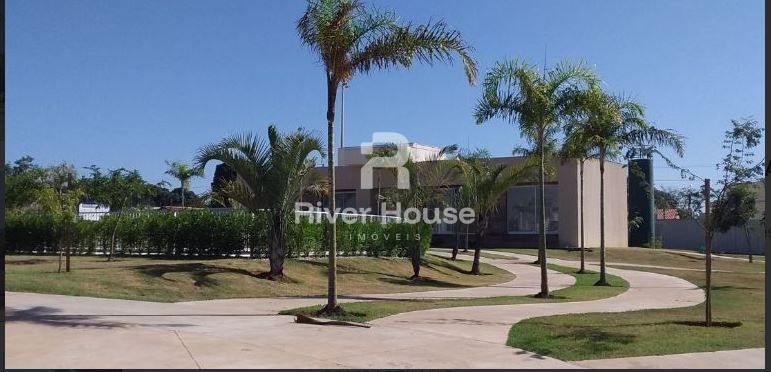 Casa de luxo com 03 suítes no condomínio florais do parque m