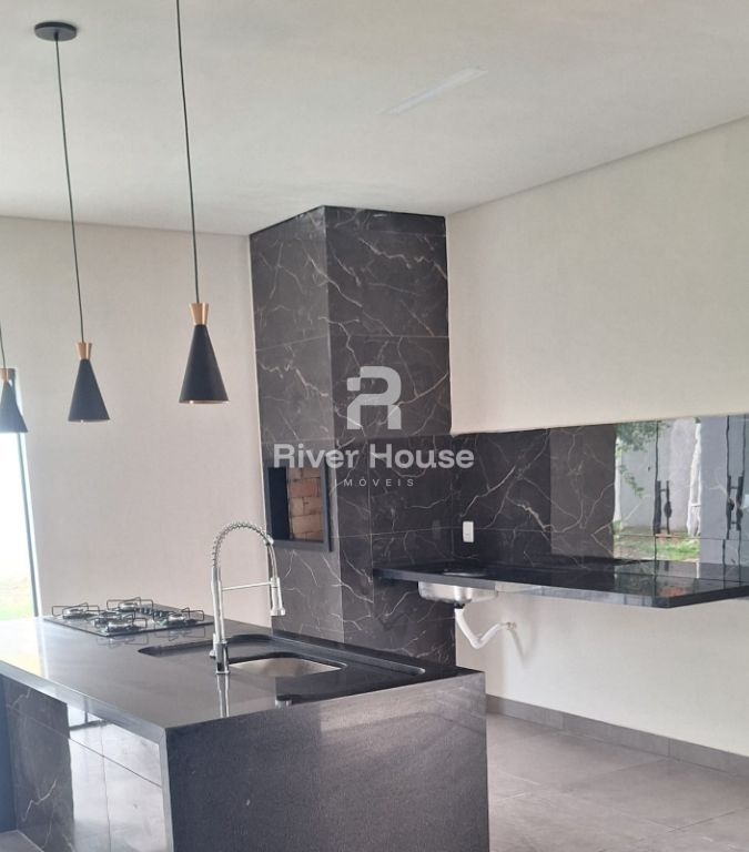 Casa moderna , ampla no bairro cristo rei próximo a univag,a