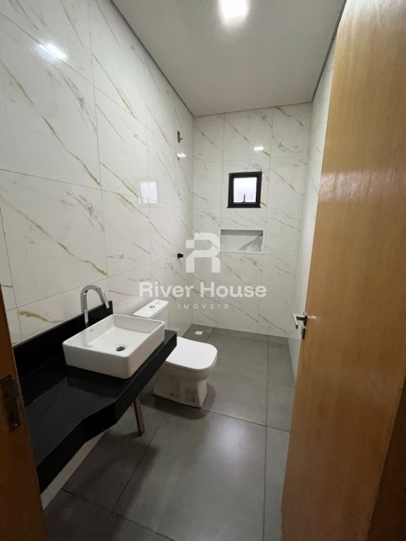 Casa moderna , ampla no bairro cristo rei próximo a univag,a
