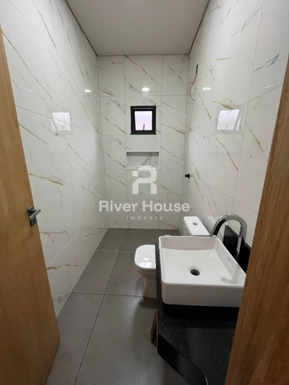 Casa moderna , ampla no bairro cristo rei próximo a univag,a