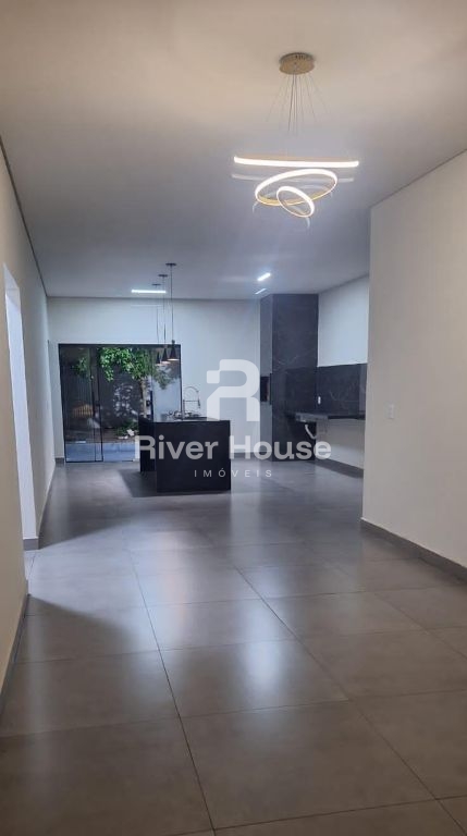 Casa moderna , ampla no bairro cristo rei próximo a univag,a