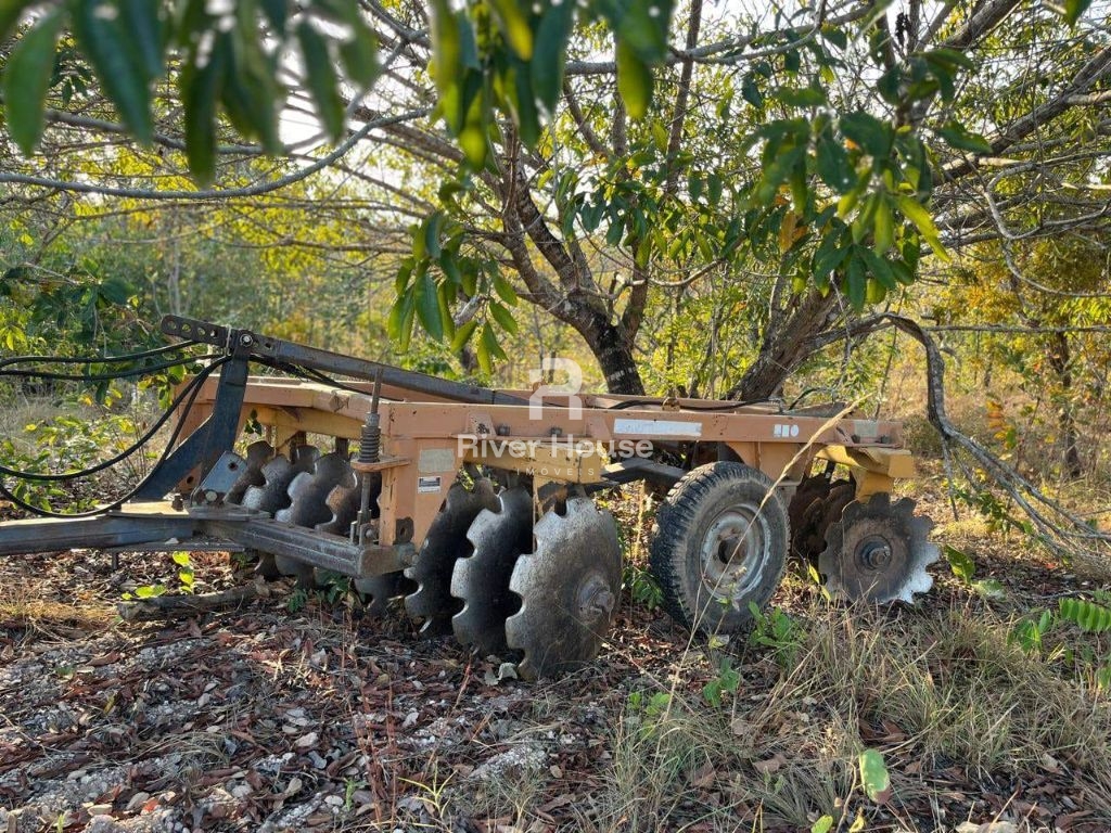 Fazenda à venda sendo 234 hectares para pecuaria , na região