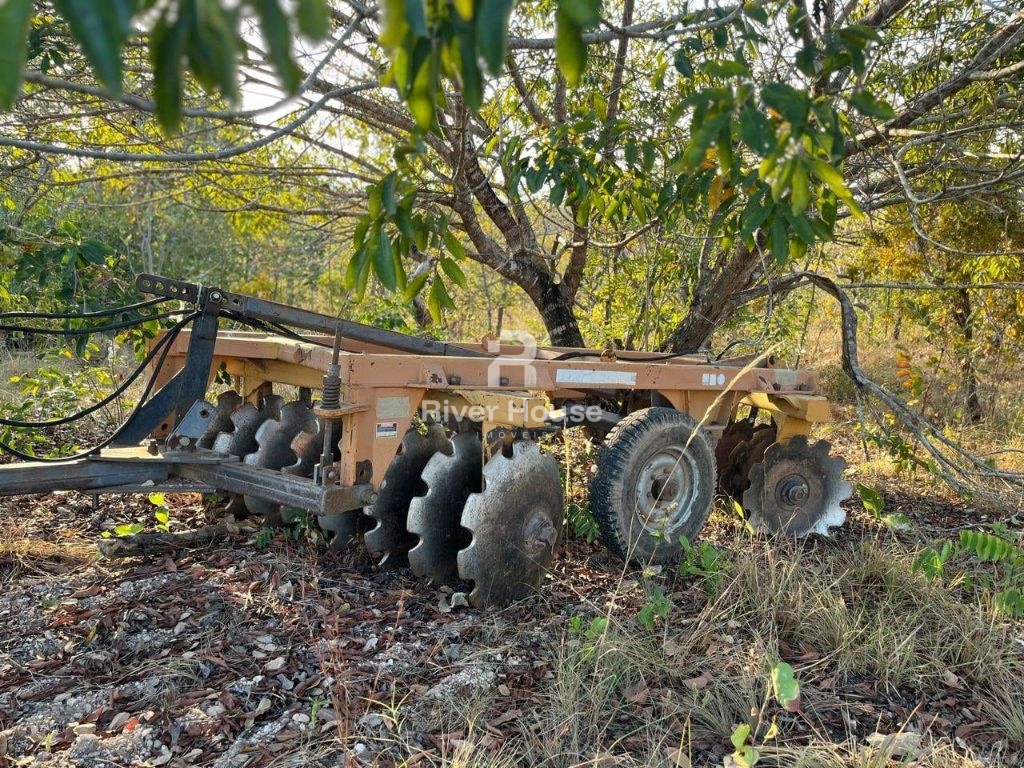 Fazenda à venda sendo 234 hectares para pecuaria , na região