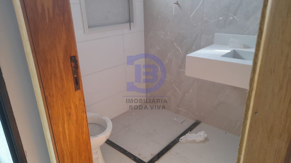 Sobrados 2 suítes e 2 vagas vila ré