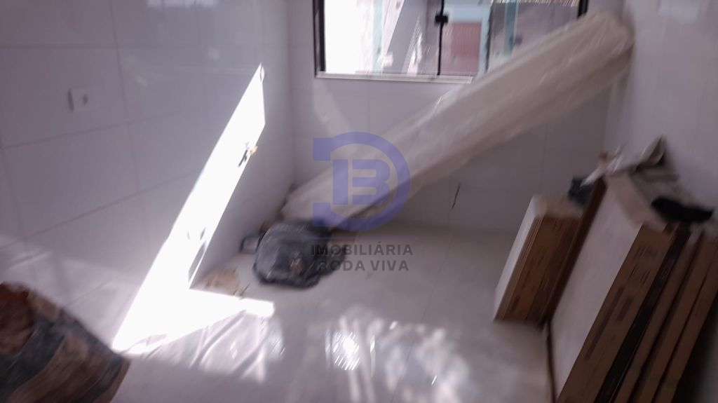 Sobrados 2 suítes e 2 vagas vila ré